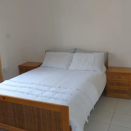 Andrea Gardens 4 *